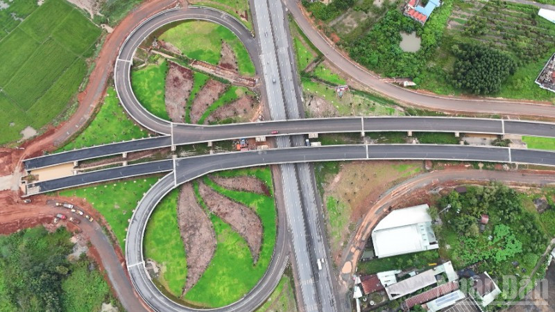 Nút giao kết nối giữa Quốc lộ 51 với đường T1 sân bay Long Thành.