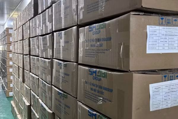 Hàng hoá thành phẩm của Công ty Shabigroup chờ giao cho đơn vị phân phối. (Ảnh: Công an Hải Phòng)