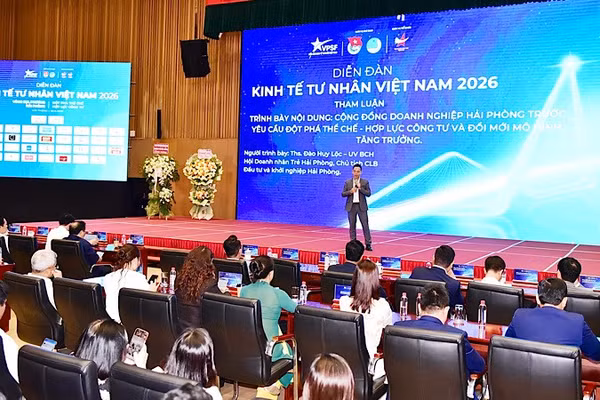 Quang cảnh Vòng đối thoại địa phương Diễn đàn kinh tế tư nhân Việt Nam 2026 - Phiên đối thoại thành phố Hải Phòng.