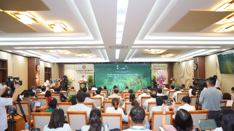 Hội thảo khoa học quốc tế “Đổi mới công nghệ chọn tạo giống cây trồng trong doanh nghiệp và tổ chức nghiên cứu”.