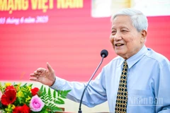 Đồng chí Hà Đăng, nguyên Ủy viên Trung ương Đảng, nguyên Trưởng ban Tư tưởng-Văn hóa Trung ương (nay là Ban Tuyên giáo và Dân vận Trung ương), nguyên Tổng Biên tập Báo Nhân Dân, Tổng Biên tập Tạp chí Cộng sản, từng là trợ lý Tổng Bí thư Lê Duẩn và Tổng Bí thư Nông Đức Mạnh.