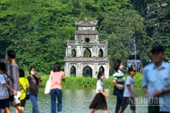 Năm 2026, ngành du lịch đặt mục tiêu đón 25 triệu lượt khách quốc tế, 150 triệu lượt khách nội địa. (Ảnh: THÀNH ĐẠT)