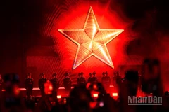Xuyên suốt chương trình, mỗi màn biểu diễn là một sự hòa quyện giữa âm thanh và ánh sáng, cùng nhiệt huyết của các nghệ sĩ.