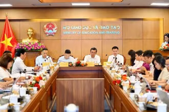 Quang cảnh buổi họp báo. 
