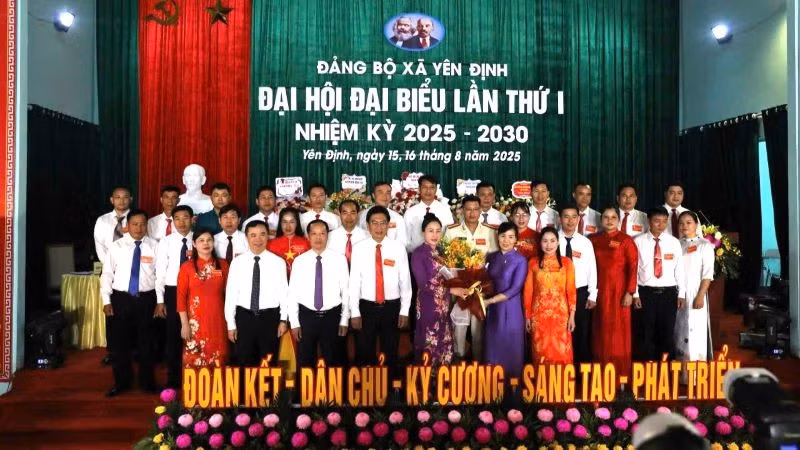 Ra mắt Ban chấp hành Đảng bộ xã Yên Định nhiệm kỳ 2025-2030.