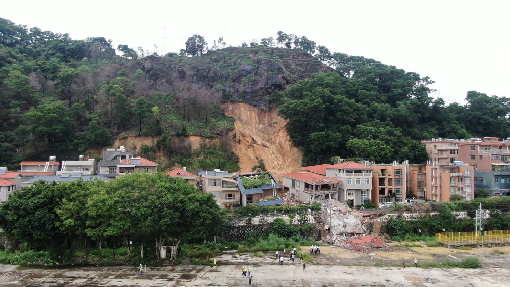 Hiện trường vụ lở đất tại làng Đại Nguyên, quận Bạch Vân, thành phố Quảng Châu, tỉnh Quảng Đông, Trung Quốc, ngày 6/8/2025. Ảnh: THX/TTXVN