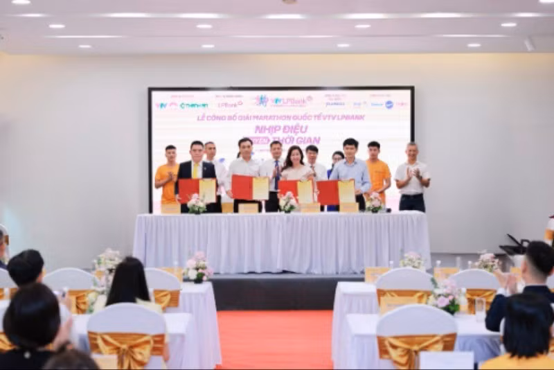 Ban tổ chức họp báo sự kiện tại Vĩnh Phúc.