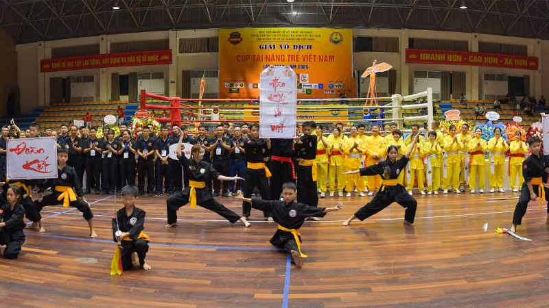 Giải Võ thuật Cúp Tài năng trẻ Việt Nam lần thứ 6 năm 2025 quy tụ 3.000 vận động viên đến từ 80 đoàn võ thuật trên toàn quốc.