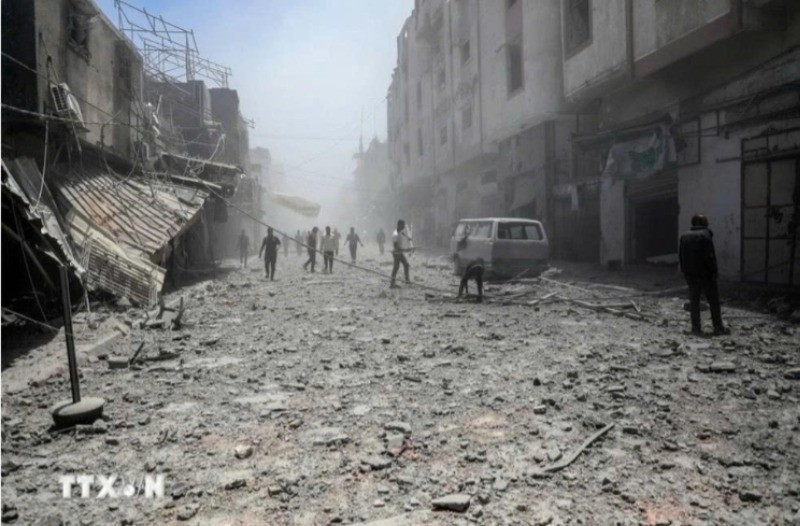 Cảnh đổ nát sau các cuộc không kích của Israel xuống thành phố Gaza ngày 31/5/2025. (Ảnh: THX/TTXVN)
