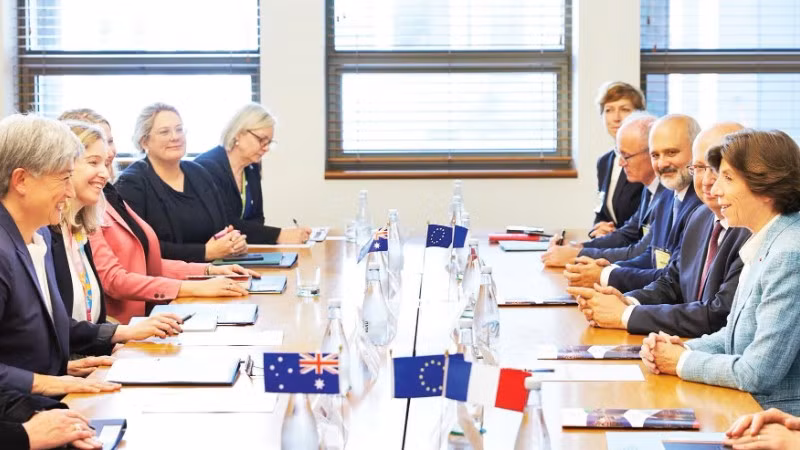 Giới chức Pháp và Australia trao đổi về quan hệ hai nước.
