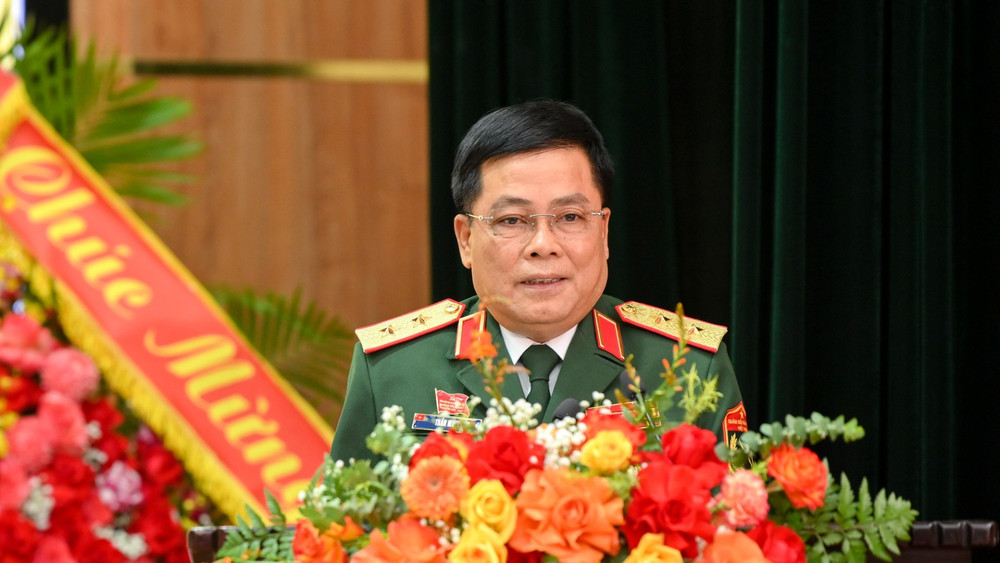 Đồng chí Trung tướng Trần Minh Đức phát biểu chỉ đạo Đại hội. (Ảnh: THẾ ĐẠI)
