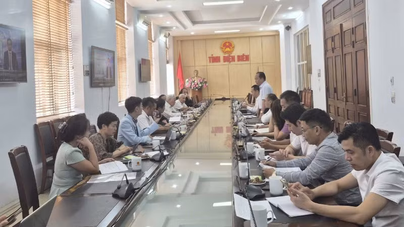 Ủy ban nhân dân tỉnh Điện Biên làm việc với Ban tổ chức chương trình Đại nhạc hội “Việt Nam hòa thanh với năm châu”. (Ảnh: PV)