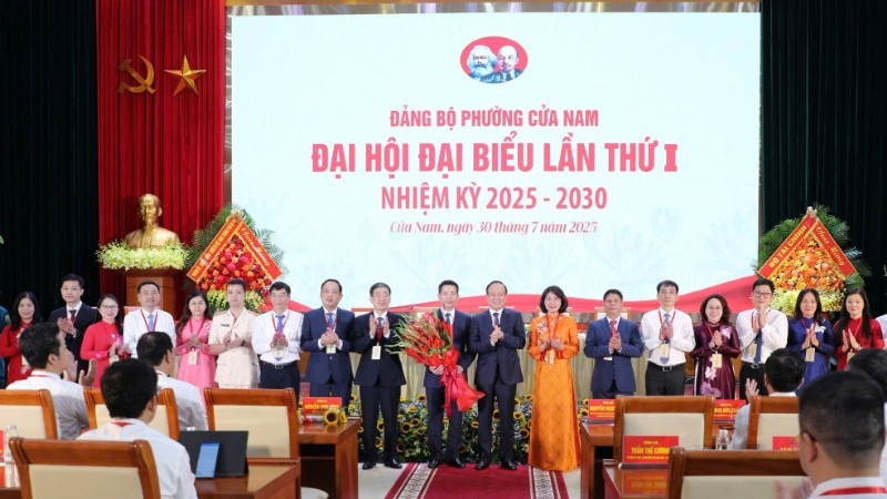 Tại Thủ đô Hà Nội, công tác xây dựng Đảng tại cơ sở được xác định là nhiệm vụ trọng tâm xuyên suốt.