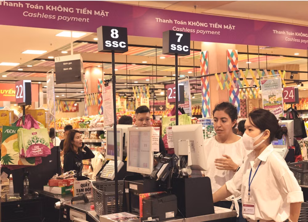 Theo Bộ Công Thương, thị trường nội địa giai đoạn 2026 – 2030 được kỳ vọng là giai đoạn tăng trưởng cao của nền kinh tế Việt Nam. Dự báo đến năm 2030 quy mô thị trường bán lẻ hàng hóa và dịch vụ tăng trưởng 10 - 12%/năm, đạt khoảng 11,5 - 12,5 triệu tỷ đồng, tương đương 450 tỷ USD. Ảnh: TTXVN