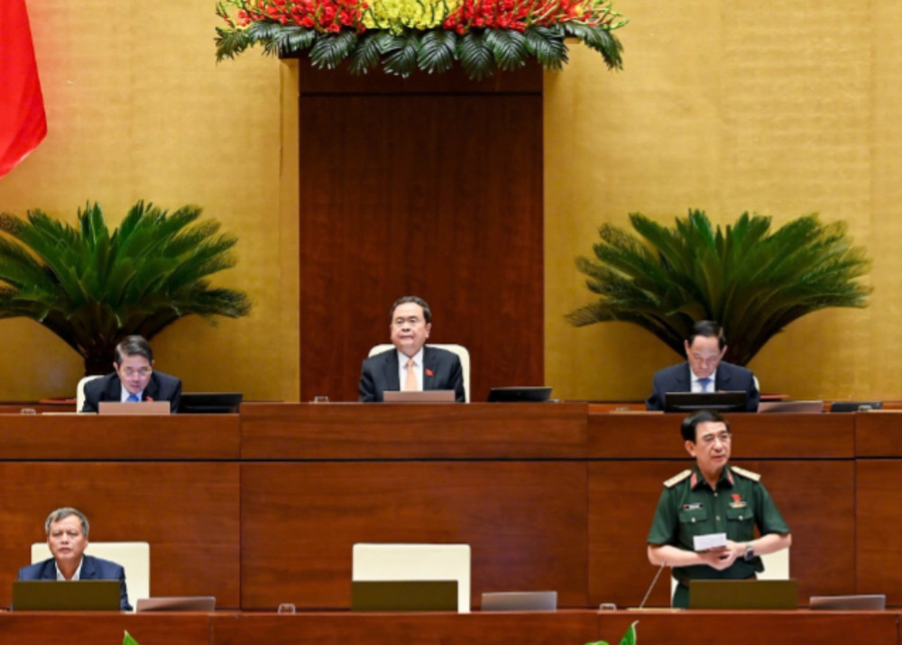 Đại tướng Phan Văn Giang, Bộ trưởng Quốc phòng phát biểu giải trình, làm rõ một số vấn đề đại biểu Quốc hội nêu. (Ảnh DUY LINH)