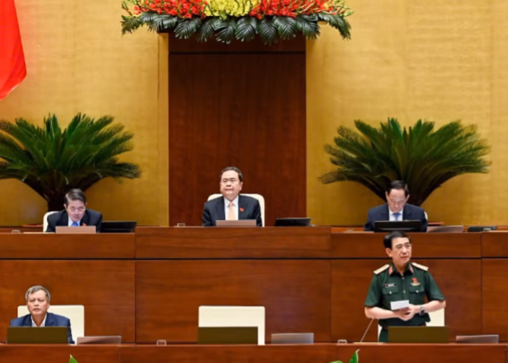 Đại tướng Phan Văn Giang, Bộ trưởng Quốc phòng phát biểu giải trình, làm rõ một số vấn đề đại biểu Quốc hội nêu. (Ảnh DUY LINH)