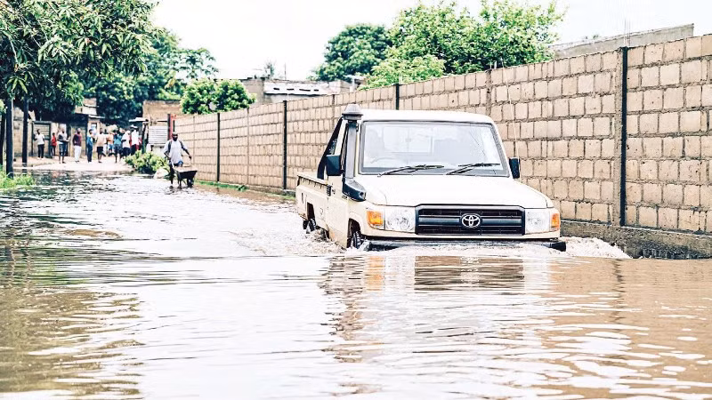 Mưa lũ gây ngập lụt ở tỉnh Maputo của Mozambique. (Ảnh TÂN HOA XÃ)