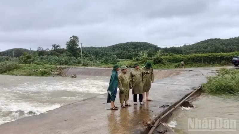 Bộ Nông nghiệp và Môi trường đề nghị các địa phương tăng cường kiểm tra, đánh giá an toàn đập, hồ chứa thủy lợi trước nguy cơ xảy ra mưa lũ cực đoan.