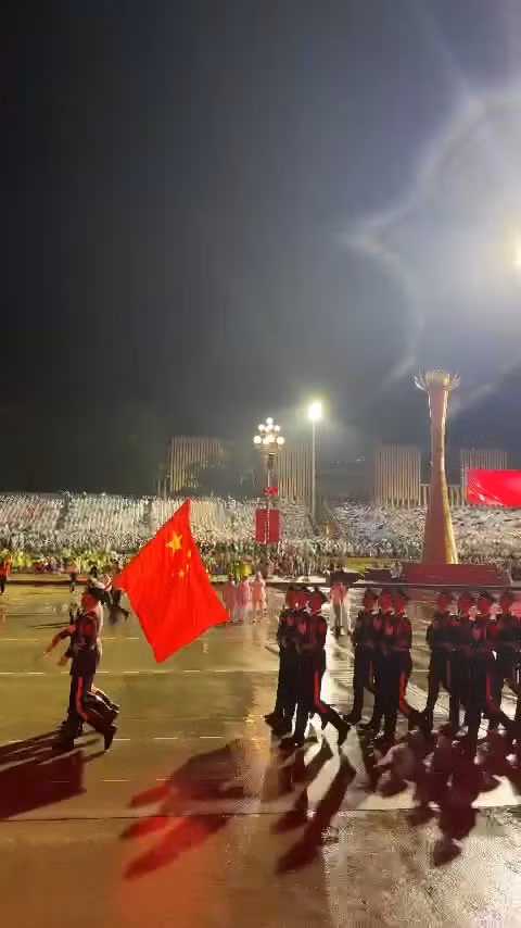 Khối quân nhân Trung Quốc tiến vào Quảng trường Ba Đình trước giờ tổng duyệt