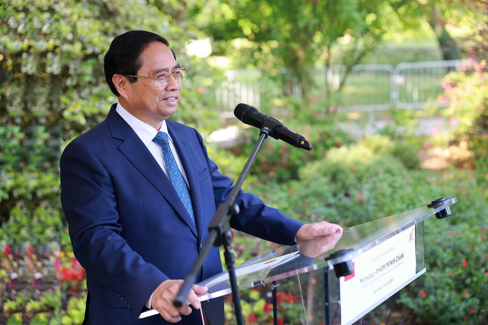 Thủ tướng Phạm Minh Chính phát biểu khi đến dâng hoa tưởng niệm Chủ tịch Hồ Chí Minh ở thành phố Montreuil. (Ảnh: Dương Giang/TTXVN) vna-potal-thu-tuong-dang-hoa-tuong-niem-chu-tich-ho-chi-minh-tai-thanh-pho-montreuil-phap-8085679.jpg
