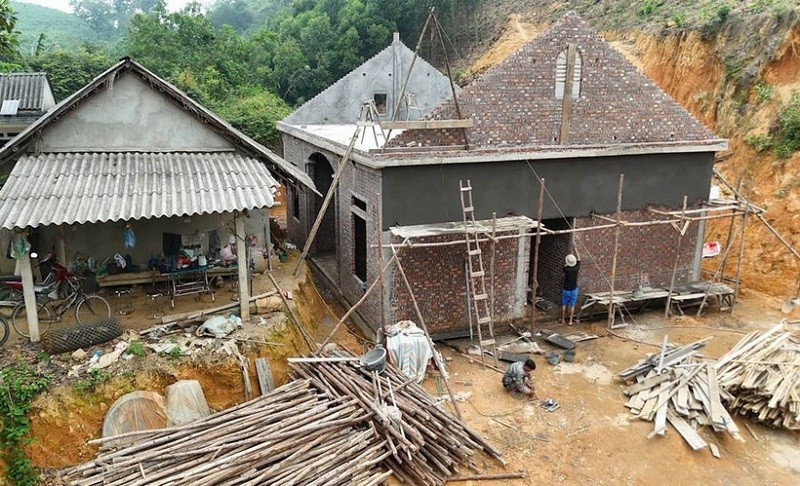 Nhờ chương trình xóa nhà tạm, nhà dột nát của tỉnh, gia đình ông Cao Văn Giang, xã Hùng Xuyên, huyện Đoan Hùng đã xây dựng được căn nhà khang trang.