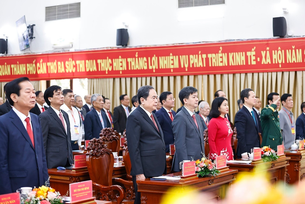 Chủ tịch Quốc hội Trần Thanh Mẫn dự Lễ Công bố Nghị quyết tại điểm cầu Cần Thơ. Ảnh: TTXVN vna-potal-chu-tich-quoc-hoi-du-le-cong-bo-nghi-quyet-sap-nhap-don-vi-hanh-chinh-cap-tinh-tai-thanh-pho-can-tho-8121835.jpg