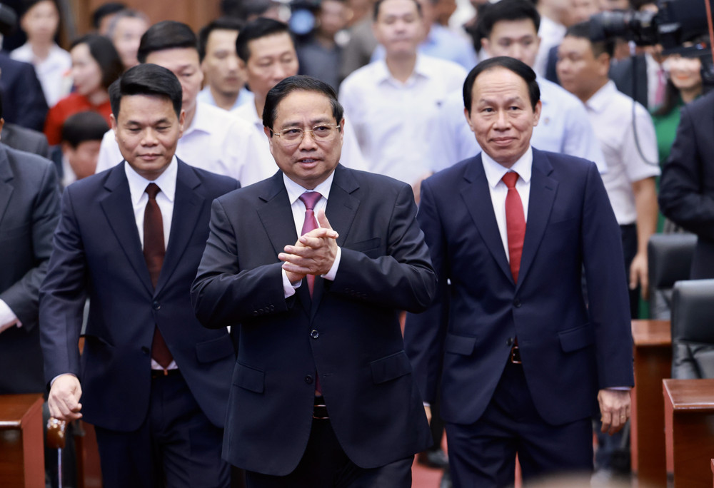 Thủ tướng Phạm Minh Chính đến dự Lễ công bố các nghị quyết, quyết định của Trung ương về sáp nhập đơn vị hành chính cho thành phố Hải Phòng. Ảnh: Dương Giang-TTXVN vna-potal-thu-tuong-du-le-cong-bo-cac-nghi-quyet-quyet-dinh-cua-trung-uong-ve-sap-nhap-don-vi-hanh-chinh-cho-thanh-pho-hai-phong-8121834.jpg