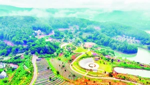 Một góc khu du lịch quốc gia hồ Tuyền Lâm, tỉnh Lâm Đồng.