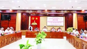 Các đại biểu tham dự hội nghị.