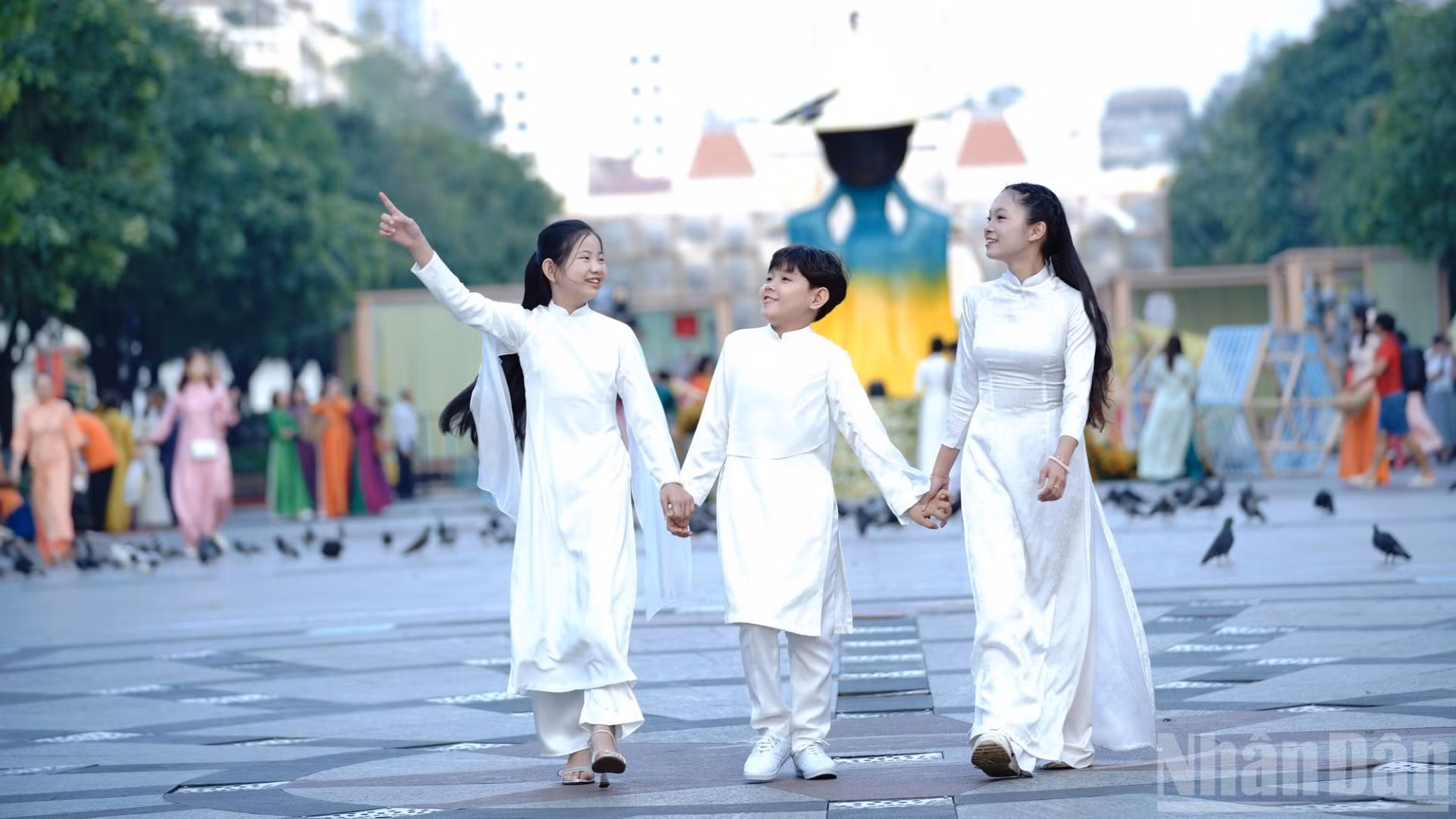 Lễ hội Áo dài Thành phố Hồ Chí Minh lần thứ 12 năm 2026.