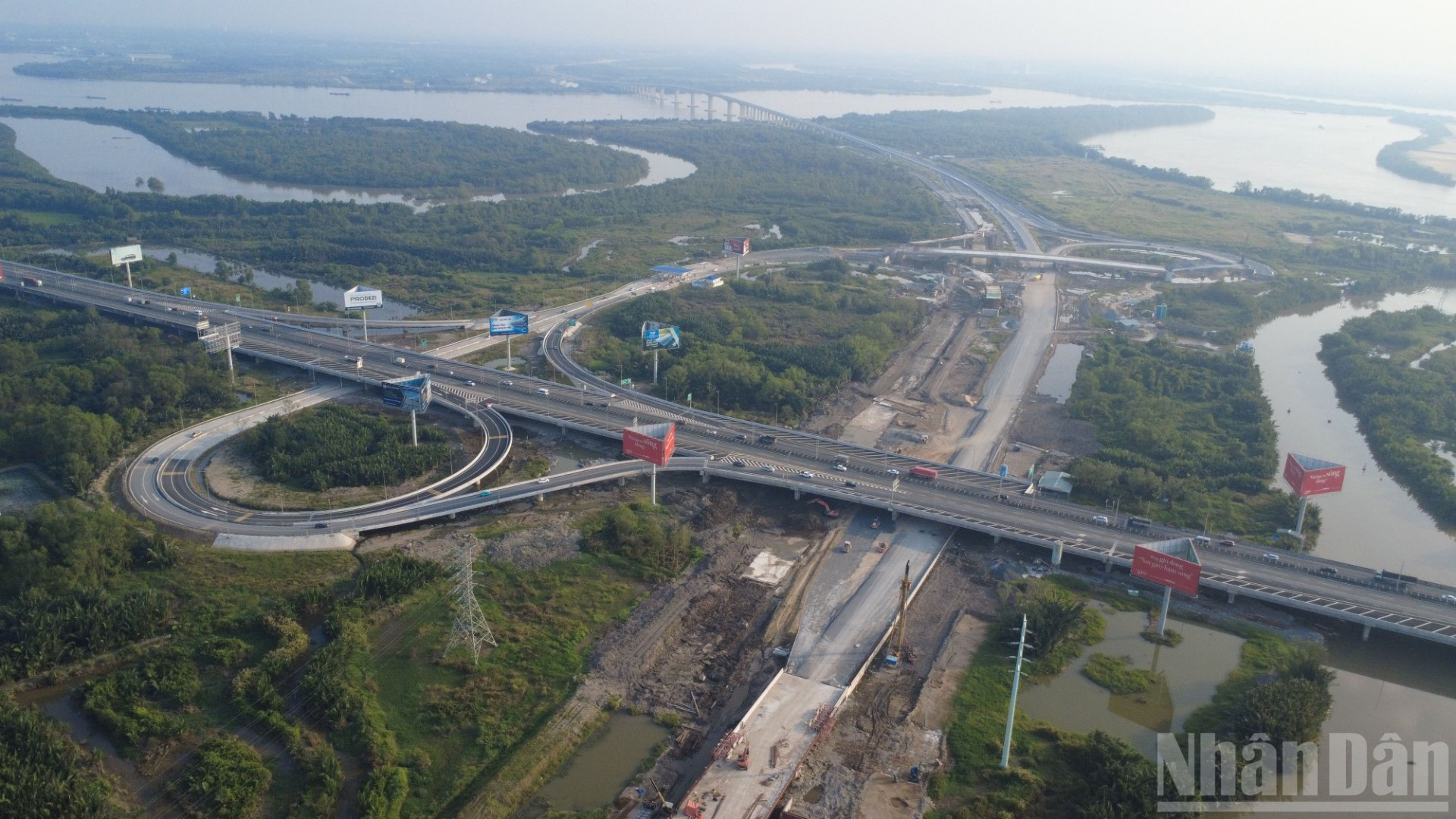 Tuyến Vành đai 3 đi qua Thành phố Hồ Chí Minh có chiều dài hơn 47km, trong đó khoảng 14,7km, được xây dựng trên cao, kết nối với tuyến cao tốc Thành phố Hồ Chí Minh-Long Thành-Dầu Giây.