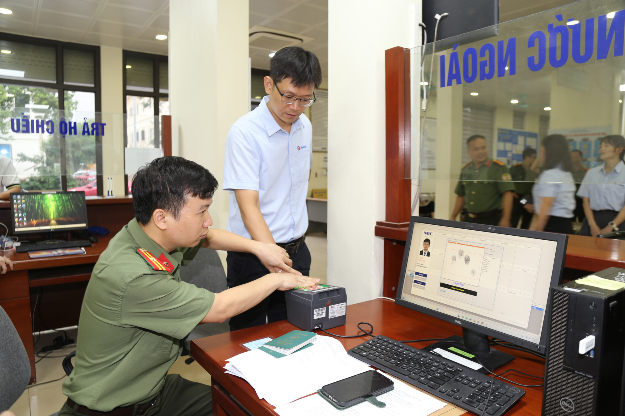 Công an tỉnh Bắc Ninh triển khai nhiều giải pháp nhằm đơn giản hóa thủ tục hành chính. ca3.jpg