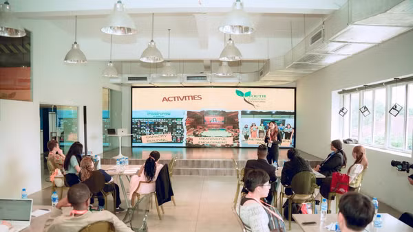 Hiện nay, không ít cơ hội đang mở ra để các bạn trẻ tiếp cận những nguồn vốn cho các ý tưởng xanh. Trong ảnh: Hội thảo “Kết nối những nhà đổi mới nổi bật cho các hành động bền vững” (P4G) do Mạng lưới Thanh niên Hành động vì Khí hậu YNet Việt Nam, Đại học Công nghệ Đan Mạch (DTU) tổ chức.