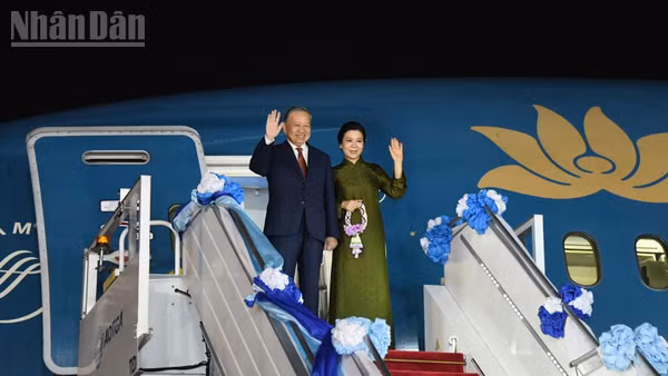 Tổng Bí thư, Chủ tịch nước Tô Lâm và Phu nhân kết thúc tốt đẹp chuyến thăm chính thức Thái Lan. (Ảnh: XUÂN SƠN)
