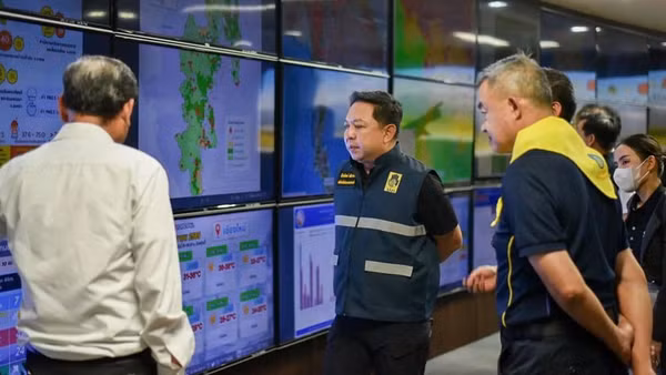 Cục Phòng chống và Giảm nhẹ thiên tai Thái Lan đưa ra các biện pháp kiểm soát khói mù. (Ảnh: NBT)