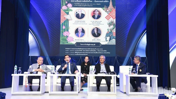Tọa đàm "Vai trò của người Thái gốc Việt: Cầu nối bền vững cho quan hệ Thái Lan-Việt Nam”. (Ảnh: XUÂN SƠN)