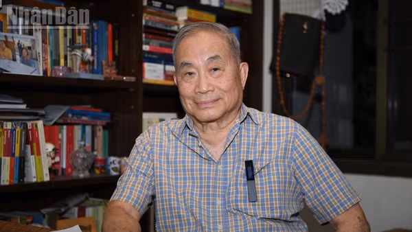 Thượng nghị sĩ Thái Lan Lae Dilokvidhyarat. (Ảnh: XUÂN SƠN)