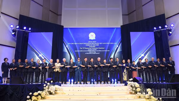 Lễ ra mắt Ban Chấp hành Hội Người Việt Nam toàn Thái Lan nhiệm kỳ 2026-2028. (Ảnh: XUÂN SƠN)