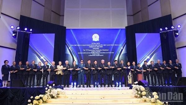 Lễ ra mắt Ban Chấp hành Hội Người Việt Nam toàn Thái Lan nhiệm kỳ 2026-2028. (Ảnh: XUÂN SƠN)