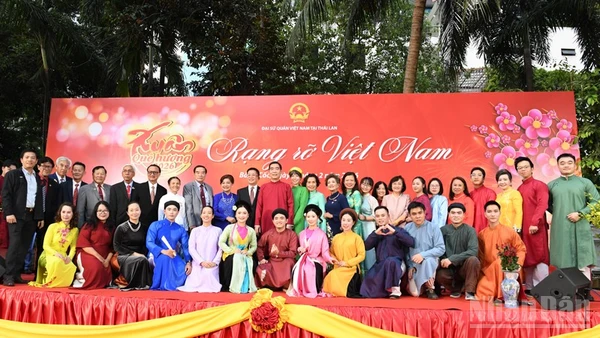 Chương trình Tết cộng đồng 2026 với chủ đề Rạng rỡ Việt Nam. (Ảnh: MINH THẮNG)