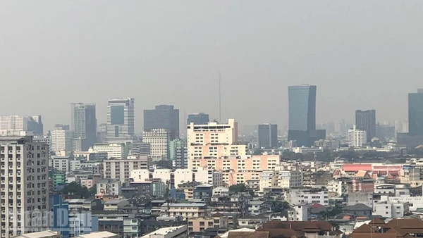 Bụi mịn PM2.5 tại Bangkok sáng 26/1 ở mức báo động. (Ảnh: MINH THẮNG)