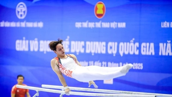 Đinh Phương Thành giữ phong độ cao tại Giải vô địch Thể dục dụng cụ quốc gia 2025. (Ảnh MINH DÂN) 