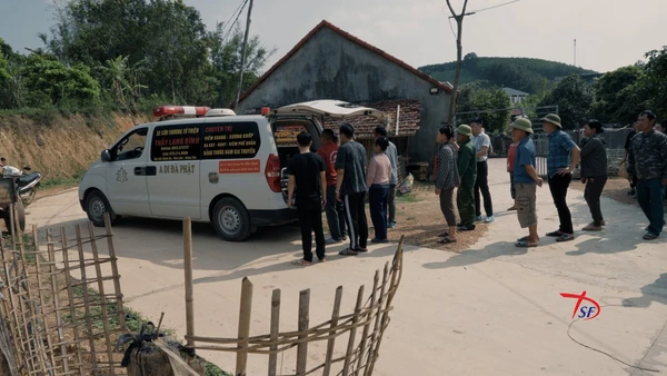 Cảnh trong phim "Hành trình yêu thương" (Hãng phim Tài liệu và Khoa học Trung ương).