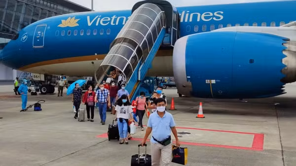 Tổng công ty Hàng không Việt Nam (Vietnam Airlines) ghi nhận mức tăng lợi nhuận bằng 138% kế hoạch và bằng 453% so cùng kỳ năm 2024...