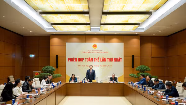 Toàn cảnh Phiên họp.