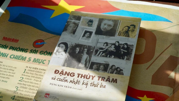 Cuốn sách Đặng Thùy Trâm và cuốn Nhật ký thứ ba được xuất bản.