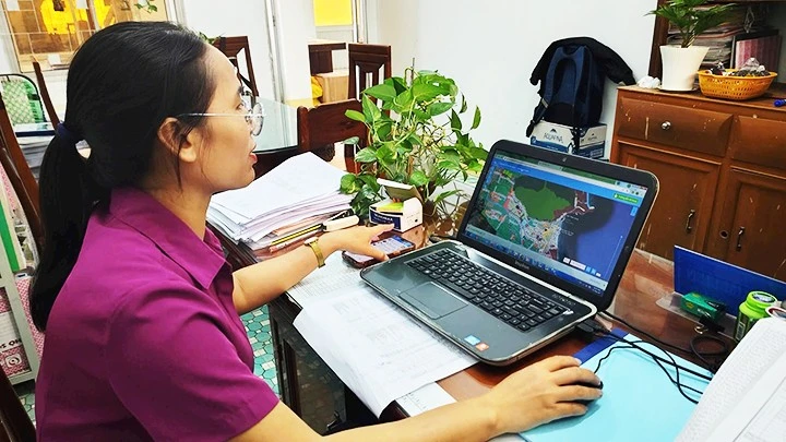 Nhờ công nghệ, người dân, doanh nghiệp tra cứu thông tin quản lý đất đai dễ dàng hơn.