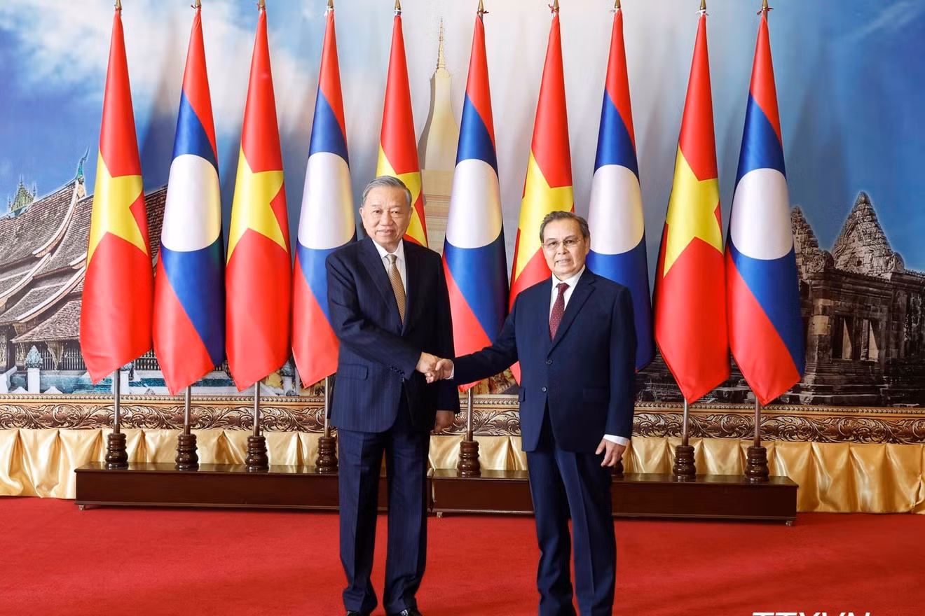 Tổng Bí thư Tô Lâm hội kiến Chủ tịch Quốc hội Lào Saysomphone Phomvihane chiều 5/2/2026 tại Thủ đô Vientiane. (Ảnh: TTXVN)