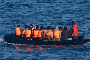 Anh sẽ phối hợp với Pháp và Đức để ngăn chặn hoạt động di cư bằng thuyền nhỏ. 