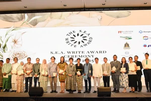 Các cá nhân được trao Giải thưởng Văn học ASEAN năm 2024-2025 và Giải thưởng Phê bình văn học ASEAN.